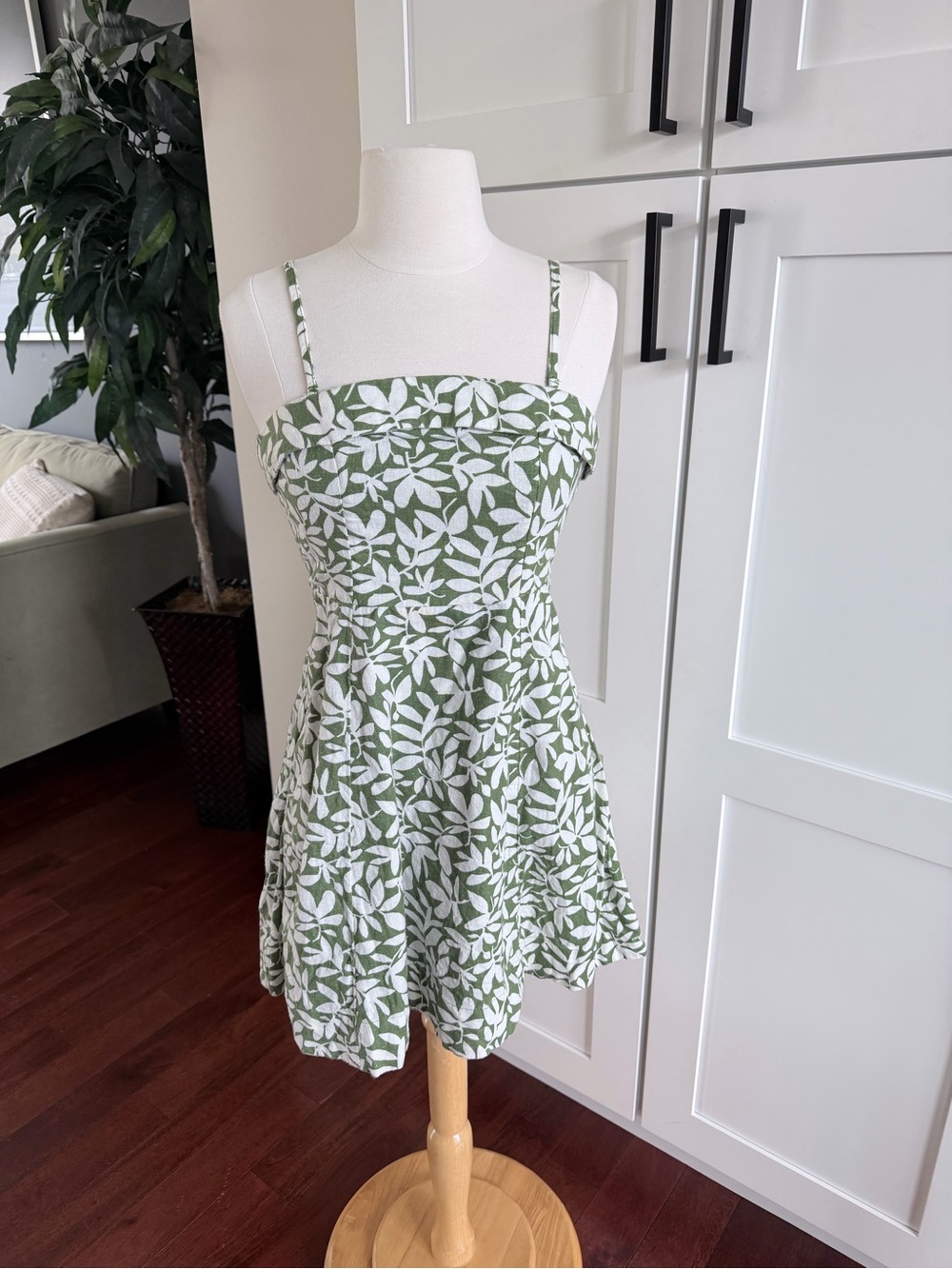 Abercrombie & Fitch Olive Green Leaf Print Mini Dress